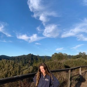 Meet your Posher, Mia